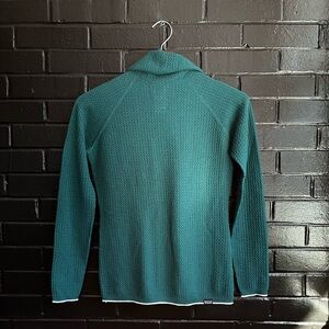 Patagonia Women’a Green Capilene Air Hoodie Size M Merino Wool Base Layer